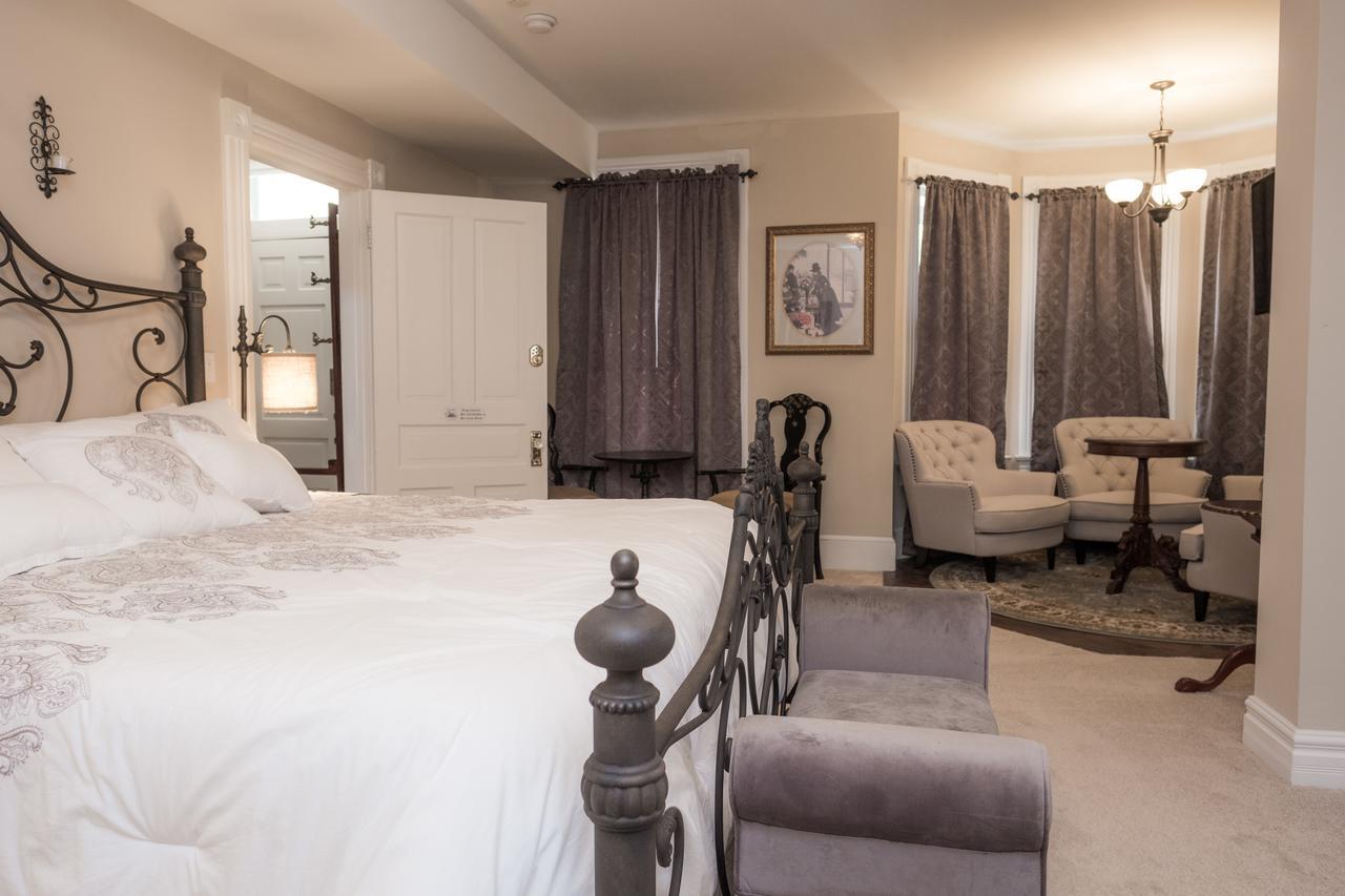 Dennison Street Inn, B & B Colonial Beach Buitenkant foto