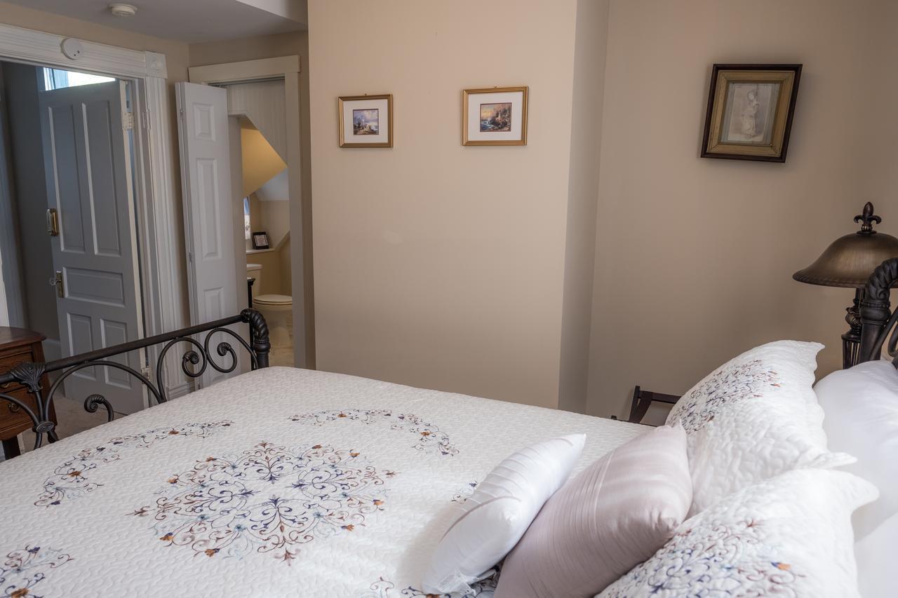 Dennison Street Inn, B & B Colonial Beach Buitenkant foto