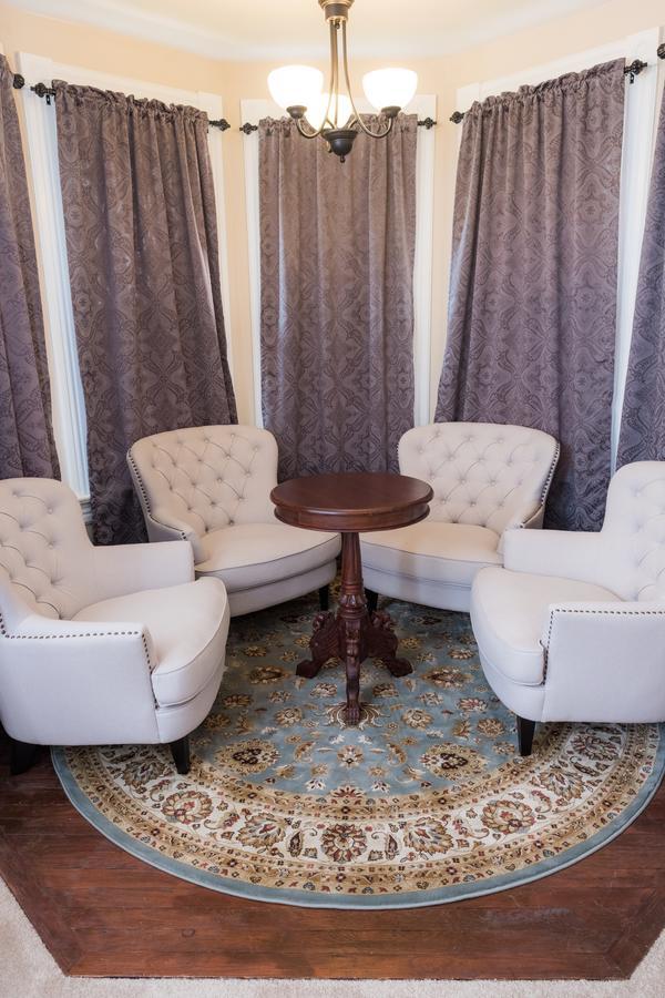 Dennison Street Inn, B & B Colonial Beach Buitenkant foto