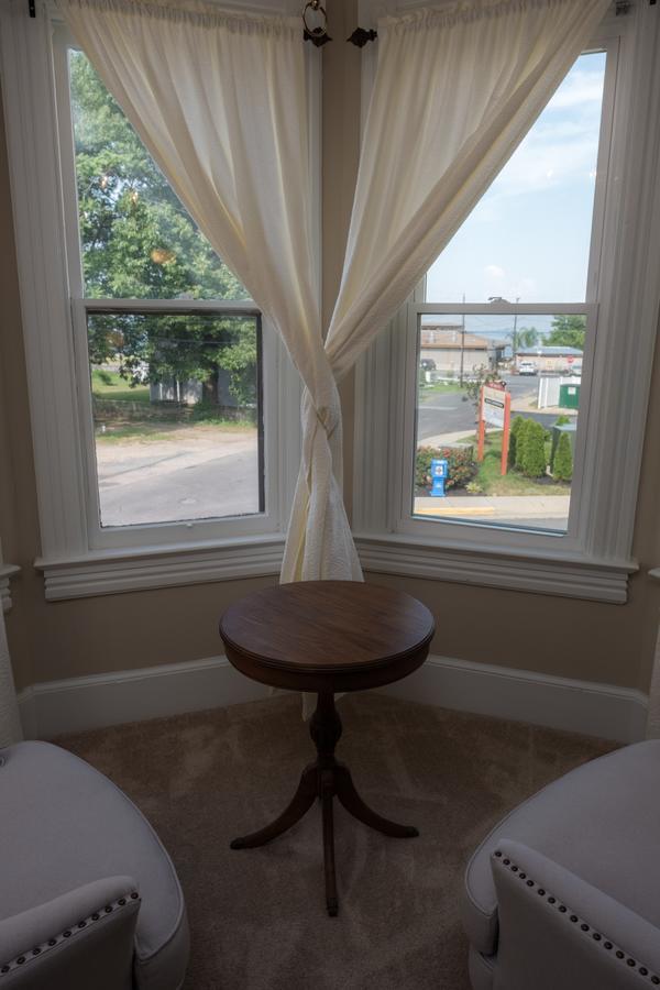 Dennison Street Inn, B & B Colonial Beach Buitenkant foto
